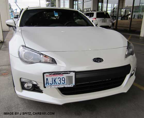 Subaru BRZ with aftermarket tow hook mounted license plate bracket d license plate