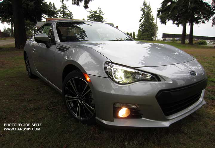 evening view, 2015 BRZ Limited front headlights, fog lights, LED driving lights, side marker lights