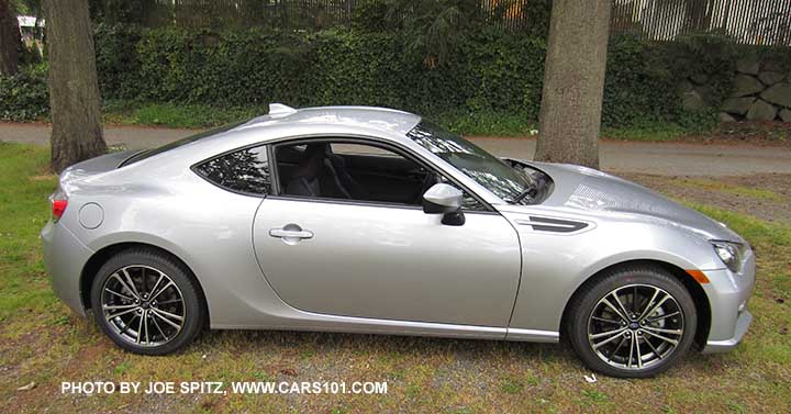 side profile view 2015 Subaru BRZ, no rear spoiler. Ice silver shown