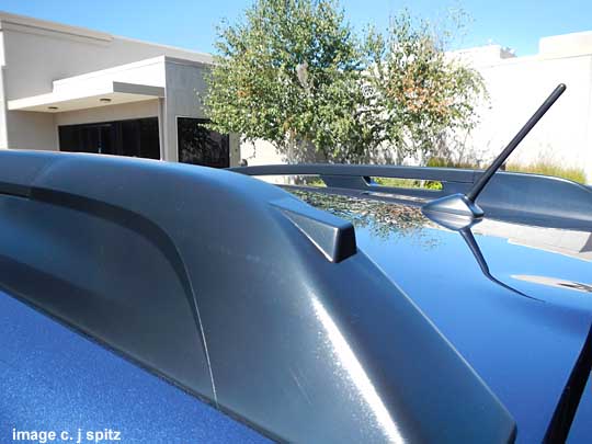 2013 subaru crosstrek with standard roof mounted antenna