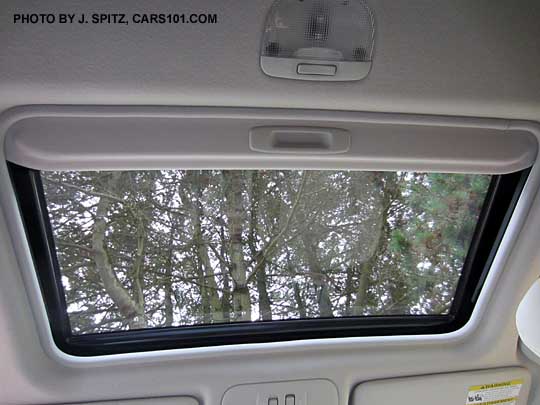 crosstrek optional power tilt/slide moonroof with retractable sunshade