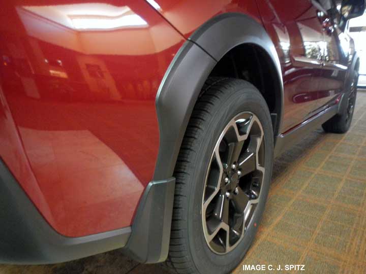 subaru crosstrek wheel arch molding with optional splash guard and bodyside molding