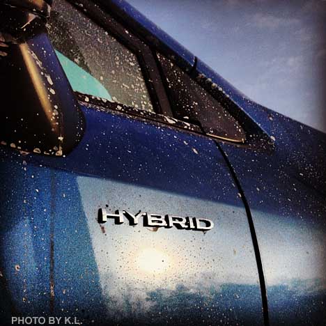 quartz blue subaru hybrid crosstrek logo