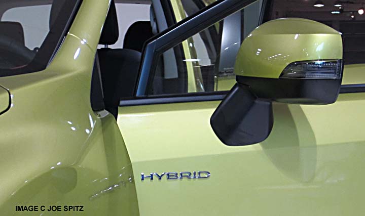 2014 hybrid has turn signals in the outside mirrors