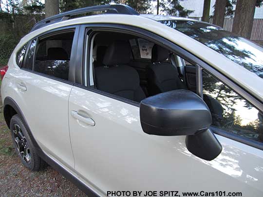 2015 Crosstrek outside mirror with integrated turn signal, on Limited models, Hybrid models, and Premium with optional Eyesight system