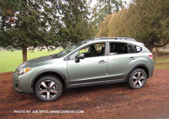 2016 side view Subaru Crosstrek Hybrid Touring, Jasmine Green color