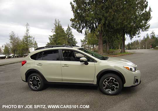 Desert Khaki 2017 Subaru Crosstrek