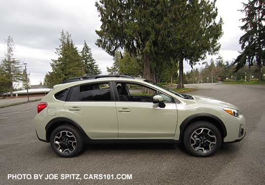 Desert Khaki 2017 Subaru Crosstrek