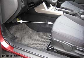 2009 Subaru Forester seat measurement #2