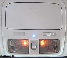 new for 2010, map lights have a 'door open' setting