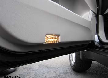 subaru forester front door courtesy lights