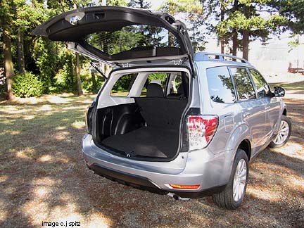 cargo area subaru forester