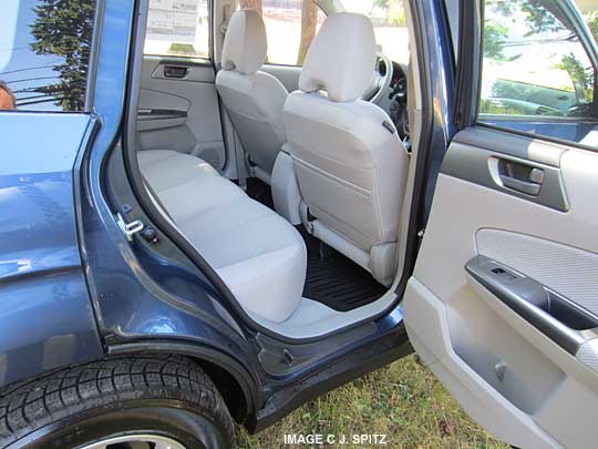 subaru forester- marine blue with light gray platinum cloth