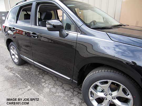 Forester 2.5 Touring, black, 18" alloys, silver chrome rocker panel trim