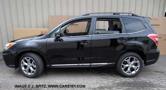 Forester 2.5 Touring, black, 18" alloys, silver chrome rocker panel trim