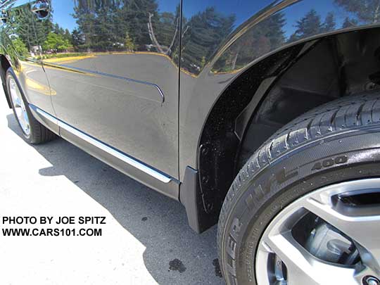 2016 Forester 2.5 and 2.0XT Touring has chrome rocker panel trim strip
