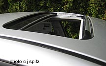 sunroof with pop-up wind deflector