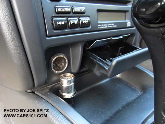 1998 Subaru Impreza 2.5RS standard ashtray and cigarette lighter. Photo taken Nov 2016
