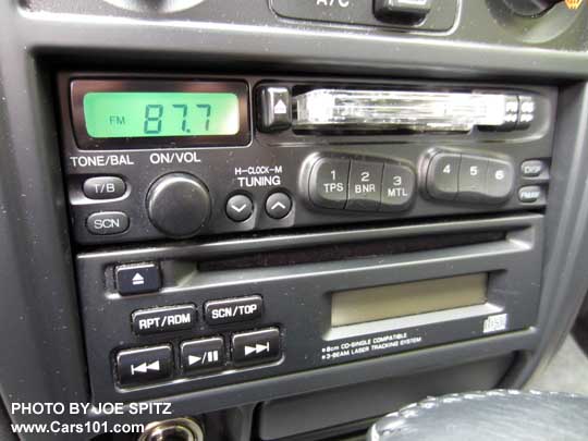 closeup of the 1998 Impreza 2.5RS standard cassette (with cassette), and optional single disc CD player. Taken 11/2016