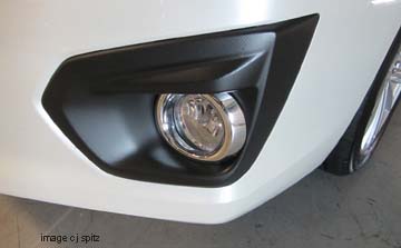 2012 2.0i                Impreza Limited fog light with chrome trim ring