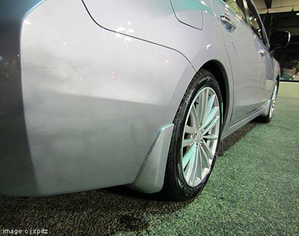 Subaru Impreza 5 door optional body colored splash guards, 5 door shown