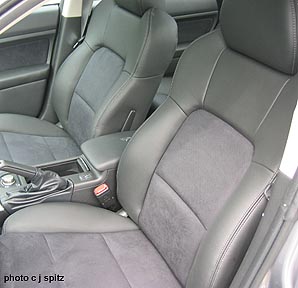 GT specB seat with leather and Alcantara