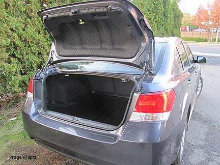 subaru legacy sedan trunk