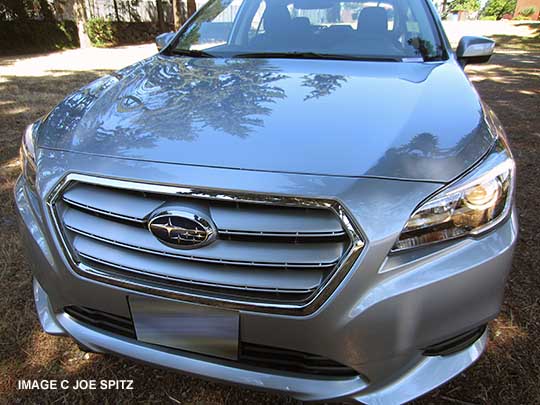 2015 Legacy 2.5i Premium front grill, black inner headlight surround, ice silver shown