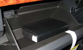 2010 Subaru Legacy glovebox