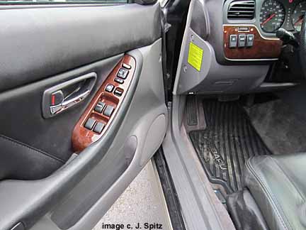 2000-2004 subaru outback limited door panel with wood trim