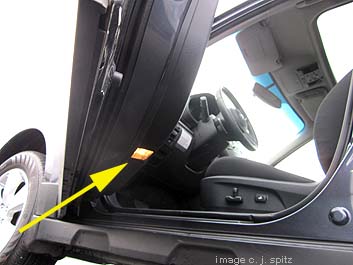 2011, 2010 Subaru Outback standard door courtesy lights