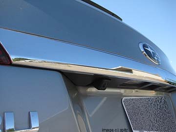 new on 2011 outback and legacy rear chrome trim garnish