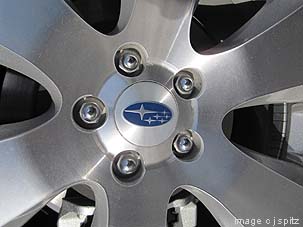 subaru alloy wheel center cap with logo