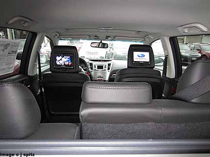 2 factory installed rear seat dvd players