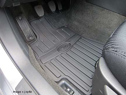 outback all weather rubber floor mat