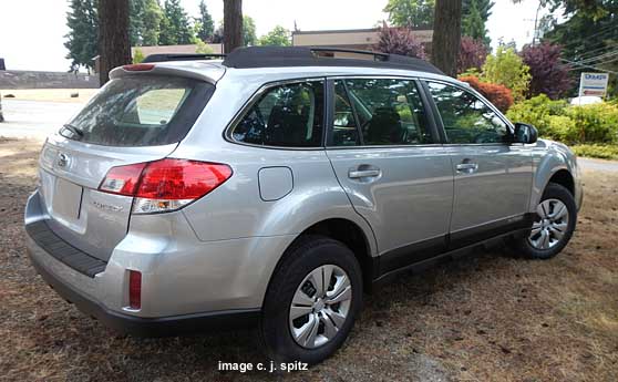 2013 2.5i subaru outback base model, rear view