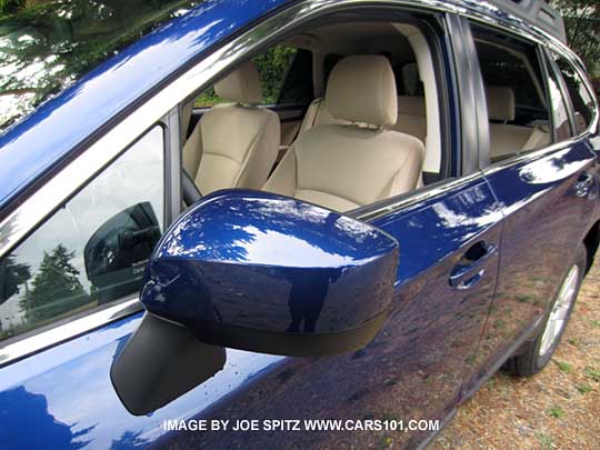 Lapis blue Pearl Outback Premium has body colored painted outside mirrors