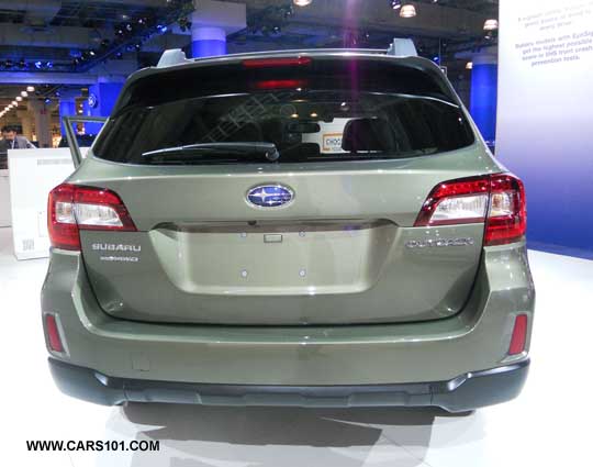 rear view 2015 Subaru Outback without optional rear bumper cover