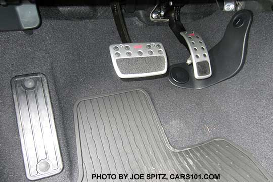 2017 Subaru Outback optional metal gas and brake pedal covers and rubber all weather floor mat