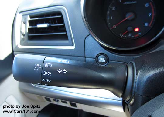 2017 Subaru Outback 2.5i base model headlight switch and turn signal stalk. No "auto" on/off setting, fog lights.