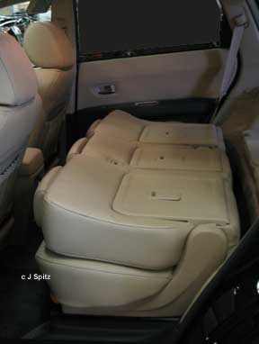 Subaru B9 Tribeca seats fold flat