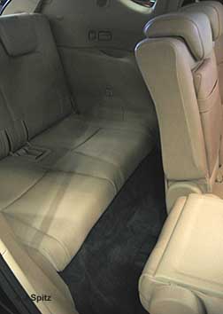 Subaru B9 Tribeca's rear seat is easy to access!