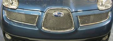 optional SE package includes chrome mesh grill, Newport Blue shown