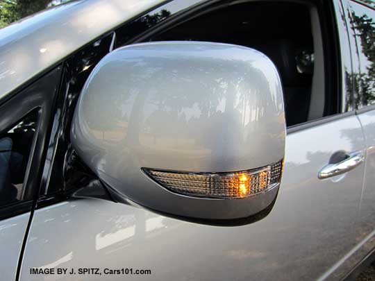 subaru tribeca outside mirrors have integrated turn signals