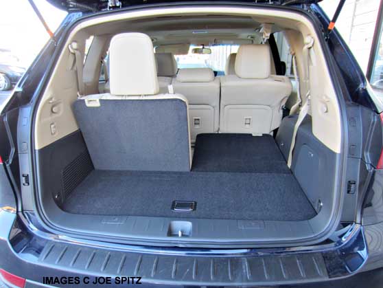 2014 subaru tribeca cargo area with on rear seat folded flat