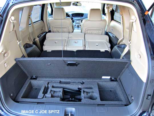 subaru tribeca cargo area with all seats folded flat